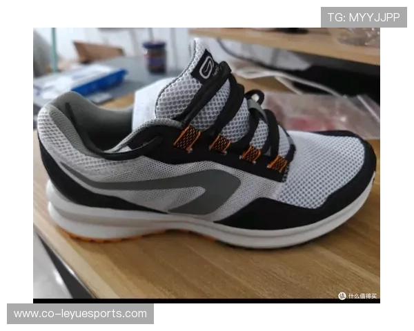 迪卡侬足球鞋携手球星演绎赛场传奇打造专业运动装备新标杆